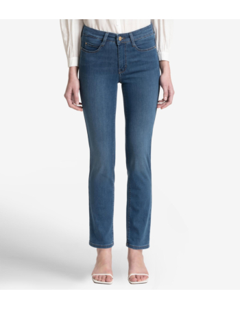Straight Leg Authentic Jeans