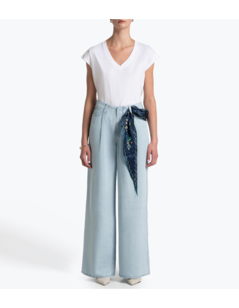 Wide Leg Pleated Jeans