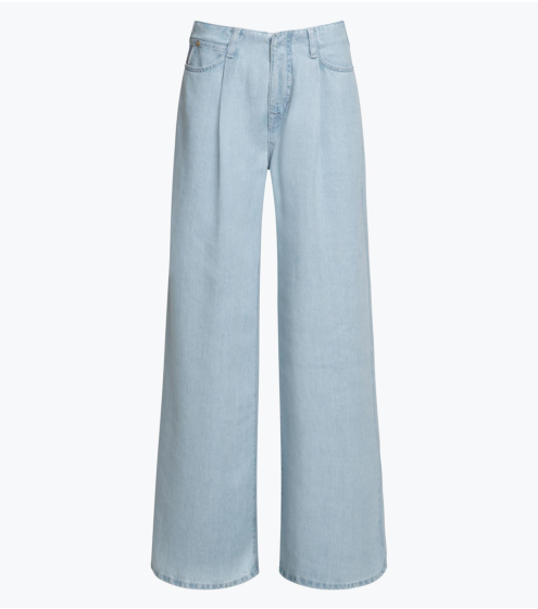 Wide Leg Pleated Jeans