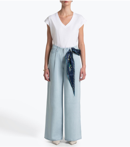Wide Leg Pleated Jeans